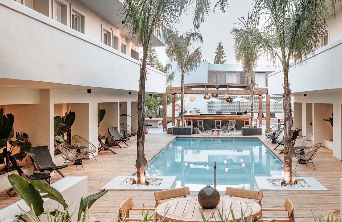 Отель More Meni Residence & Suites 4*